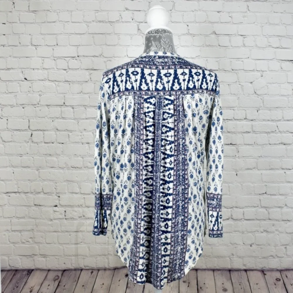 Blue and White Top Size L - Picture 2 of 6